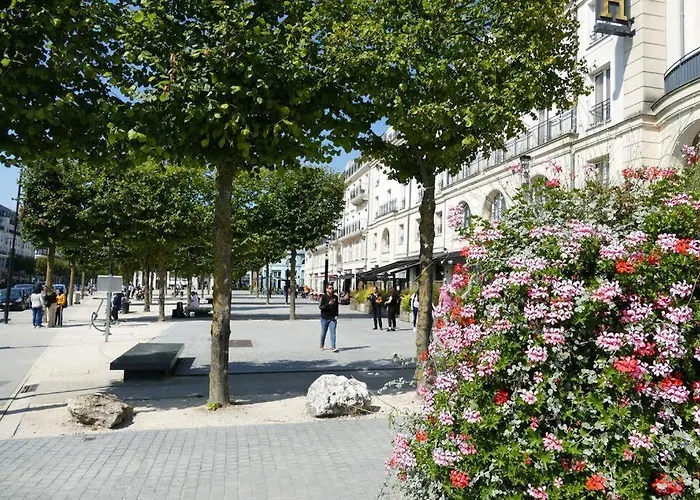 Disneyland Paris 70M² Face Parc, Place Ariane